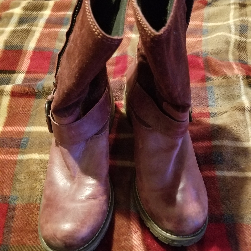 Clark's boots - Picture 3 of 3